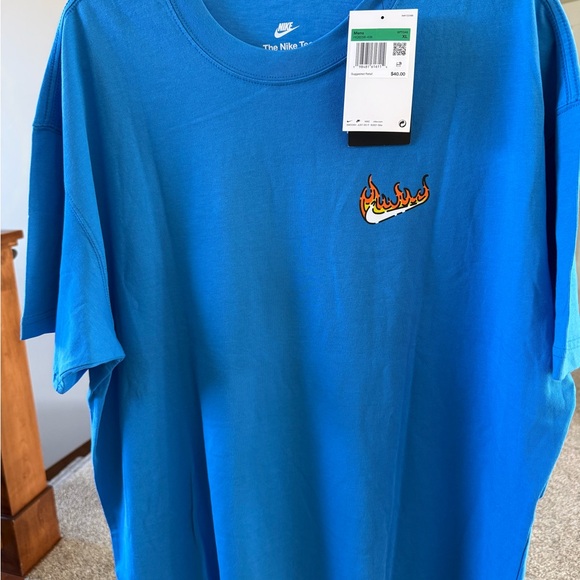 Nike Blue Flame Graphic Men's Tee - Picture 2 of 2
